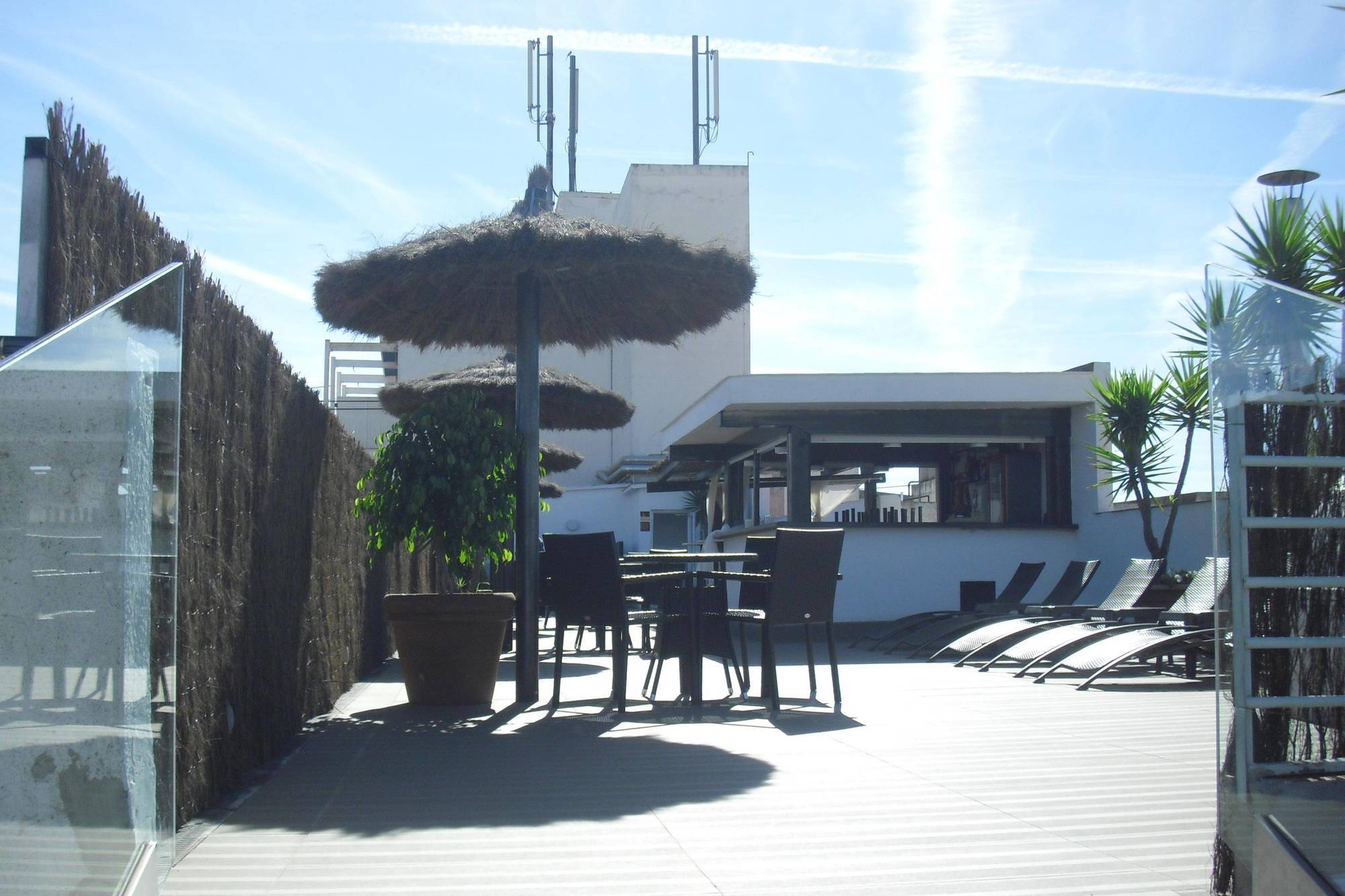 Hotel Checkin Montpalau Pineda de Mar Exteriör bild